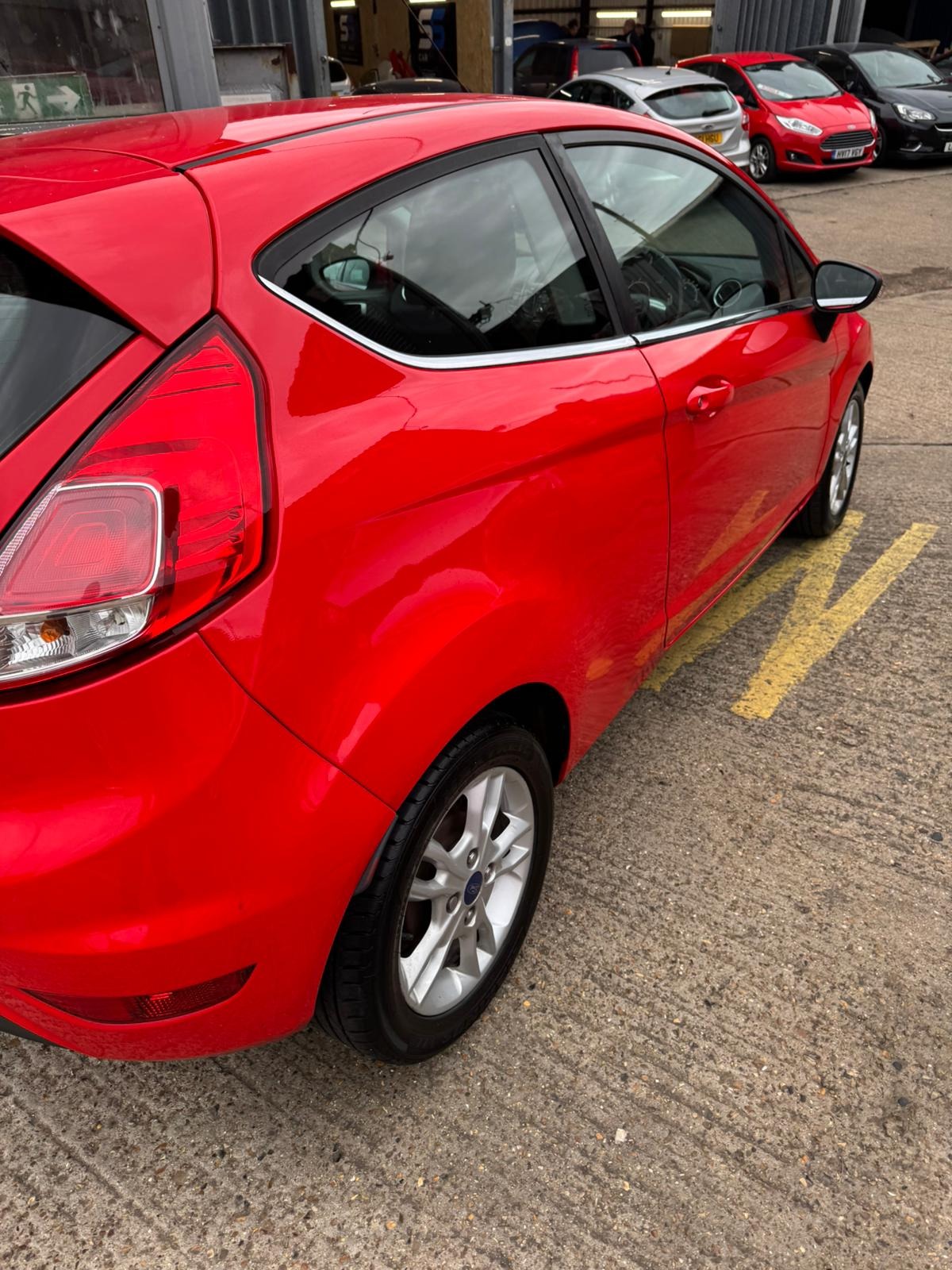 Used Ford Fiesta 2015 for sale - 76348680: Photo 5