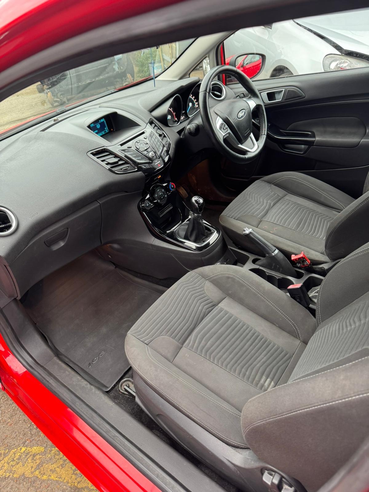 Used Ford Fiesta 2015 for sale - 76348680: Photo 9