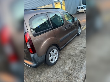 Used Peugeot Partner Tepee 2014 for sale - 76856355: Photo