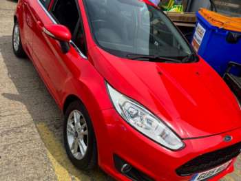 2015 (15) - 1.25 82 Zetec 5dr
