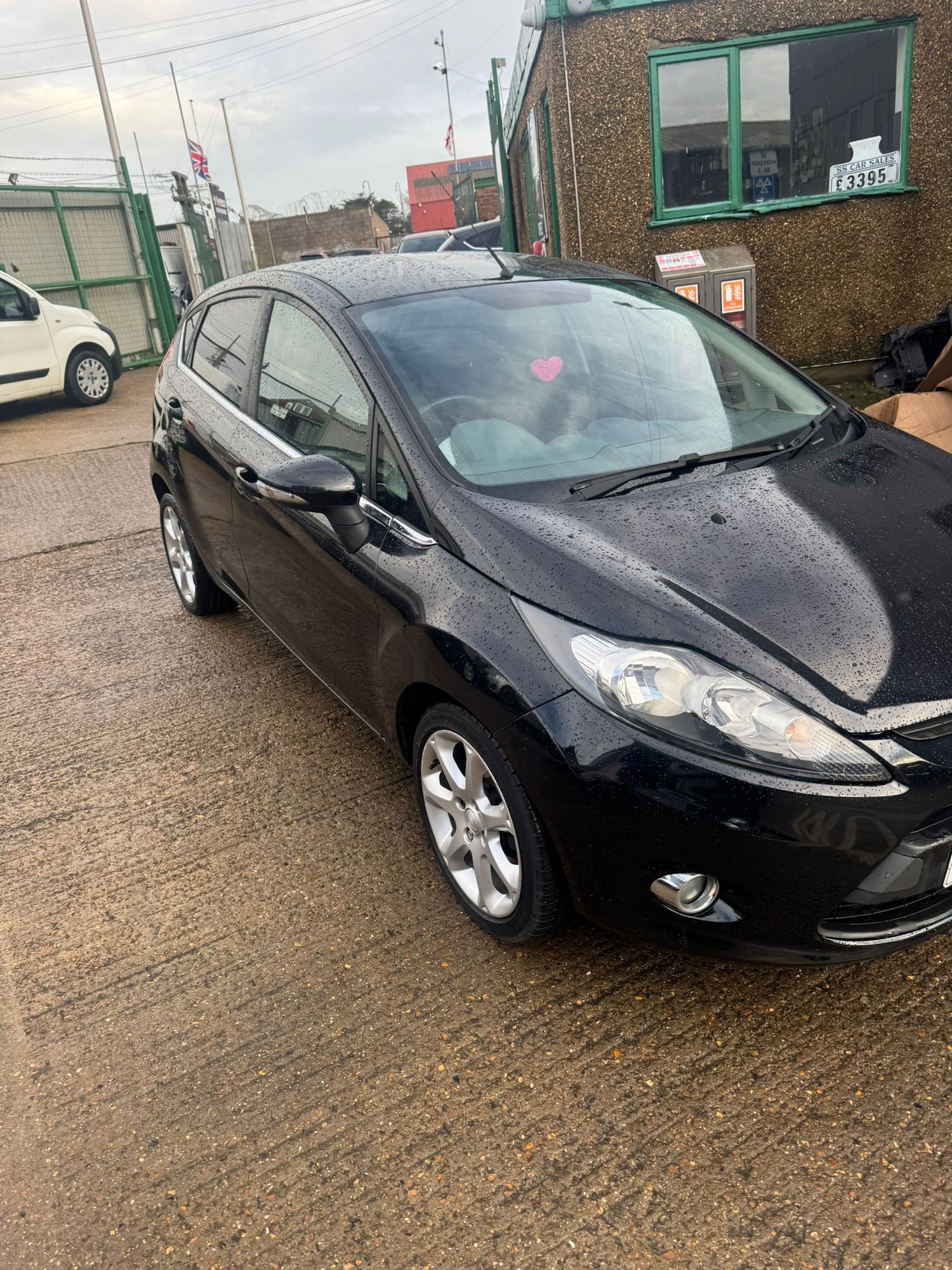 Used Ford Fiesta 2010 for sale - 76856488: Photo 1