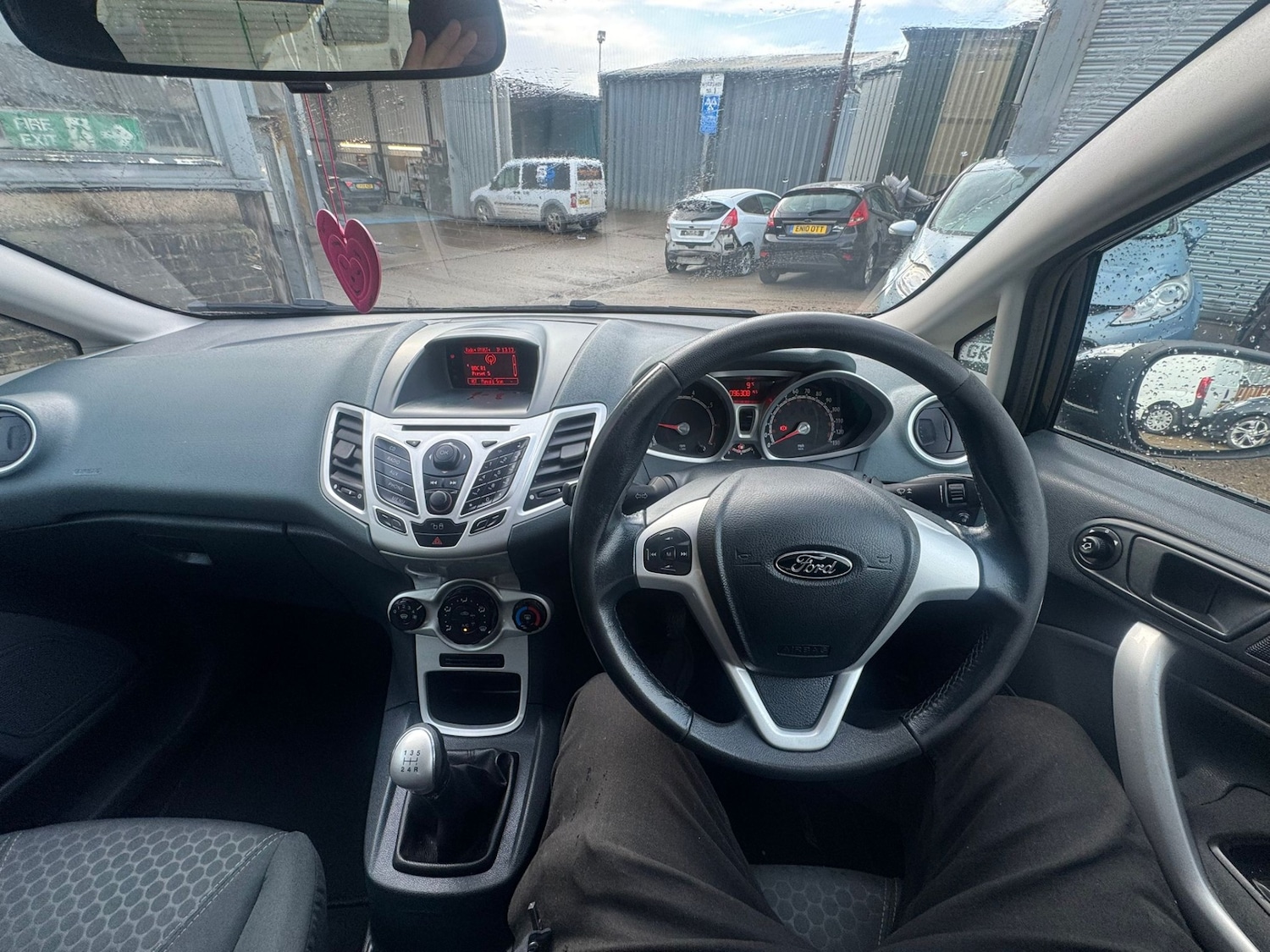 Used Ford Fiesta 2010 for sale - 76856488: Photo 10