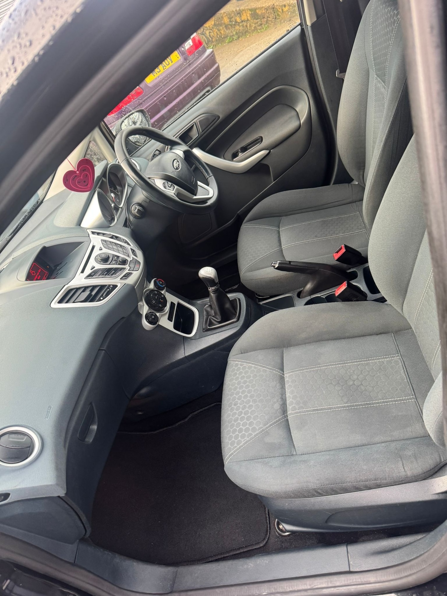 Used Ford Fiesta 2010 for sale - 76856488: Photo 8