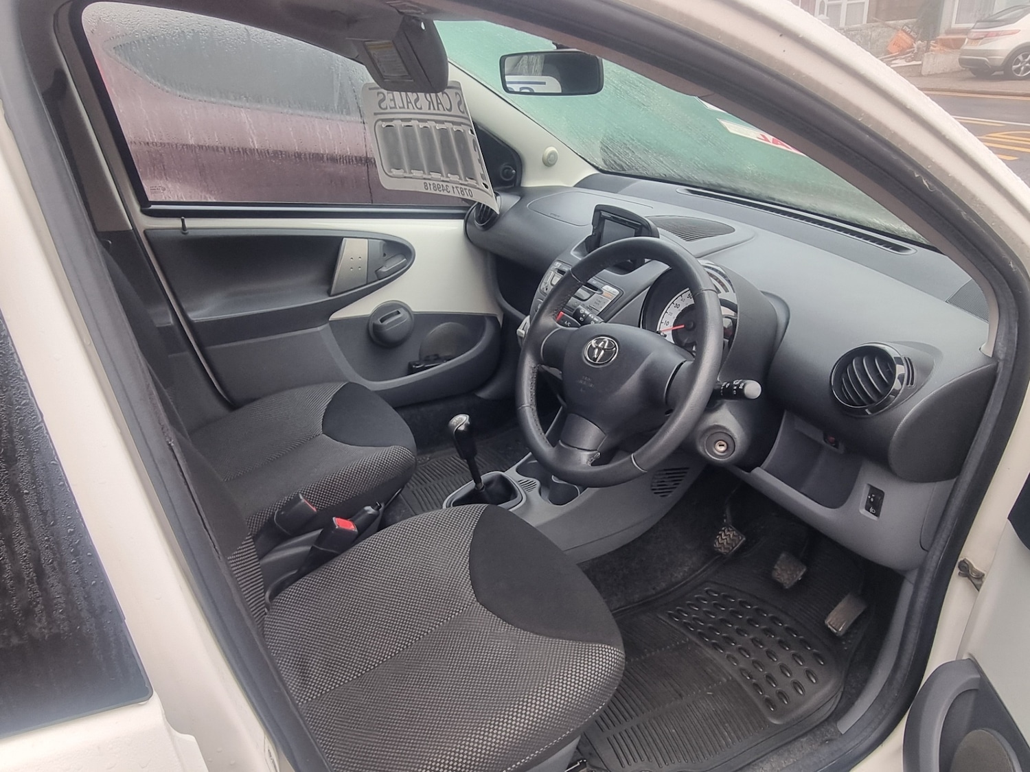 Used Toyota AYGO 2011 for sale - 76598417: Photo 12