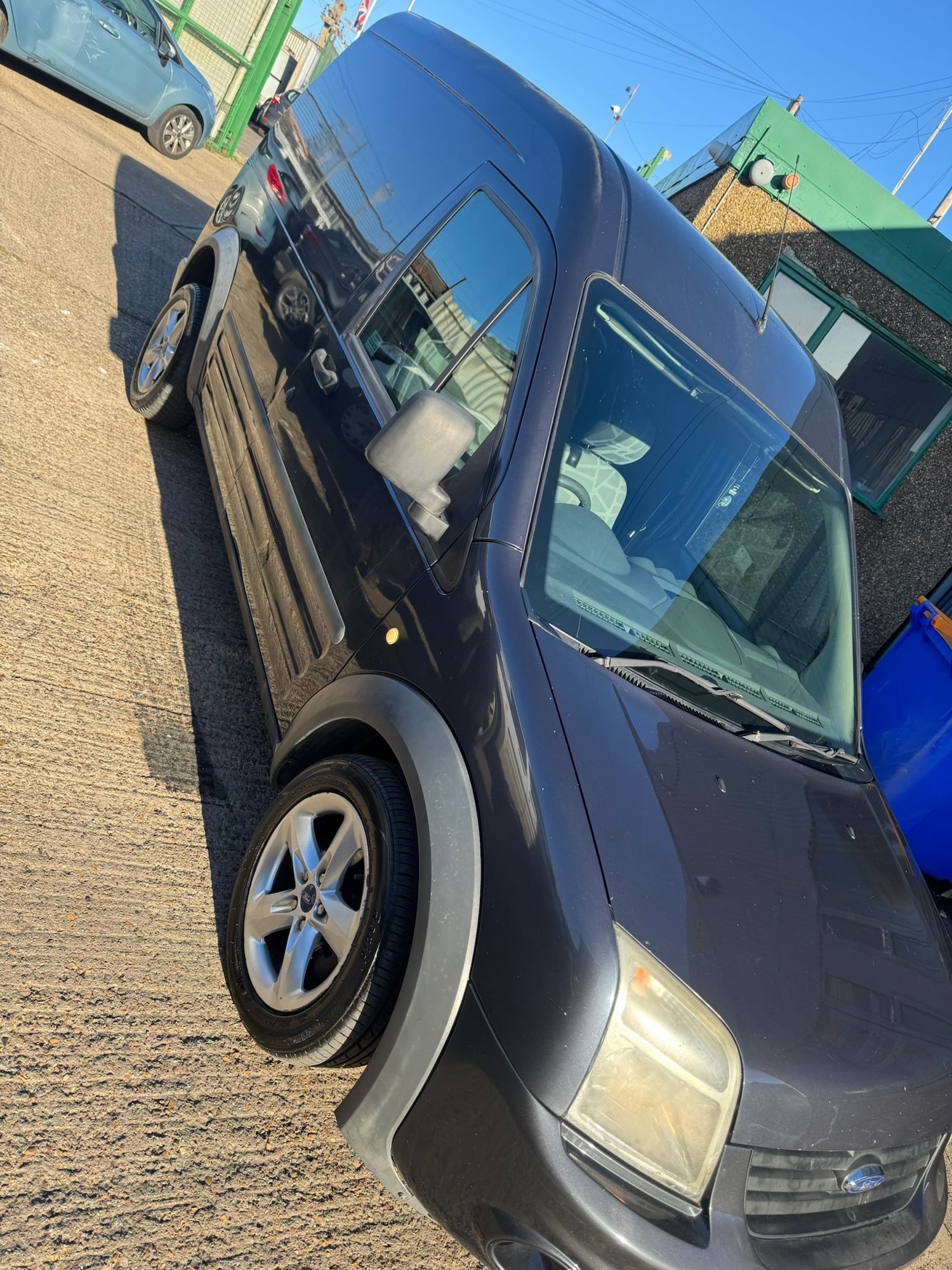 Used Ford Transit Connect 2011 for sale - 76940001: Photo 2