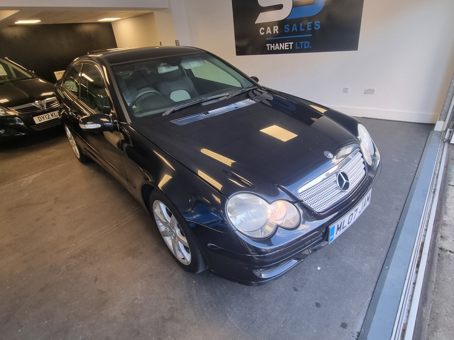 Used Mercedes-Benz C Class 2007 for sale - 76662520: Photo 2