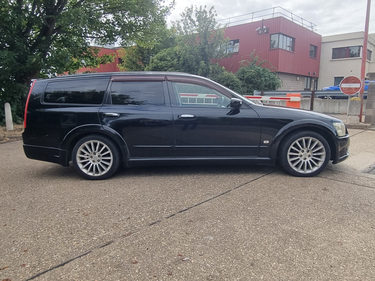Used Nissan Stagea 2017 for sale - 75682482: Photo 6