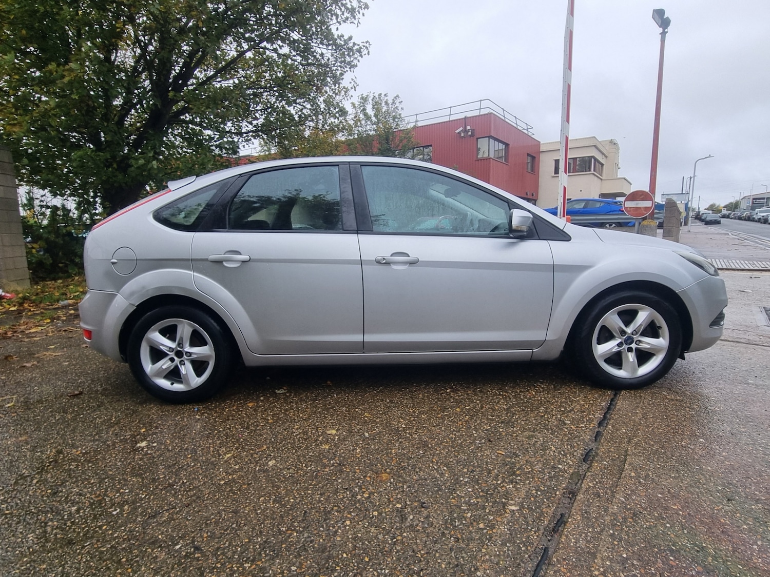 Used Ford Focus 2009 for sale - 76348698: Photo 8