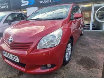 Used Toyota Verso 2010 for sale - 76841854: Photo