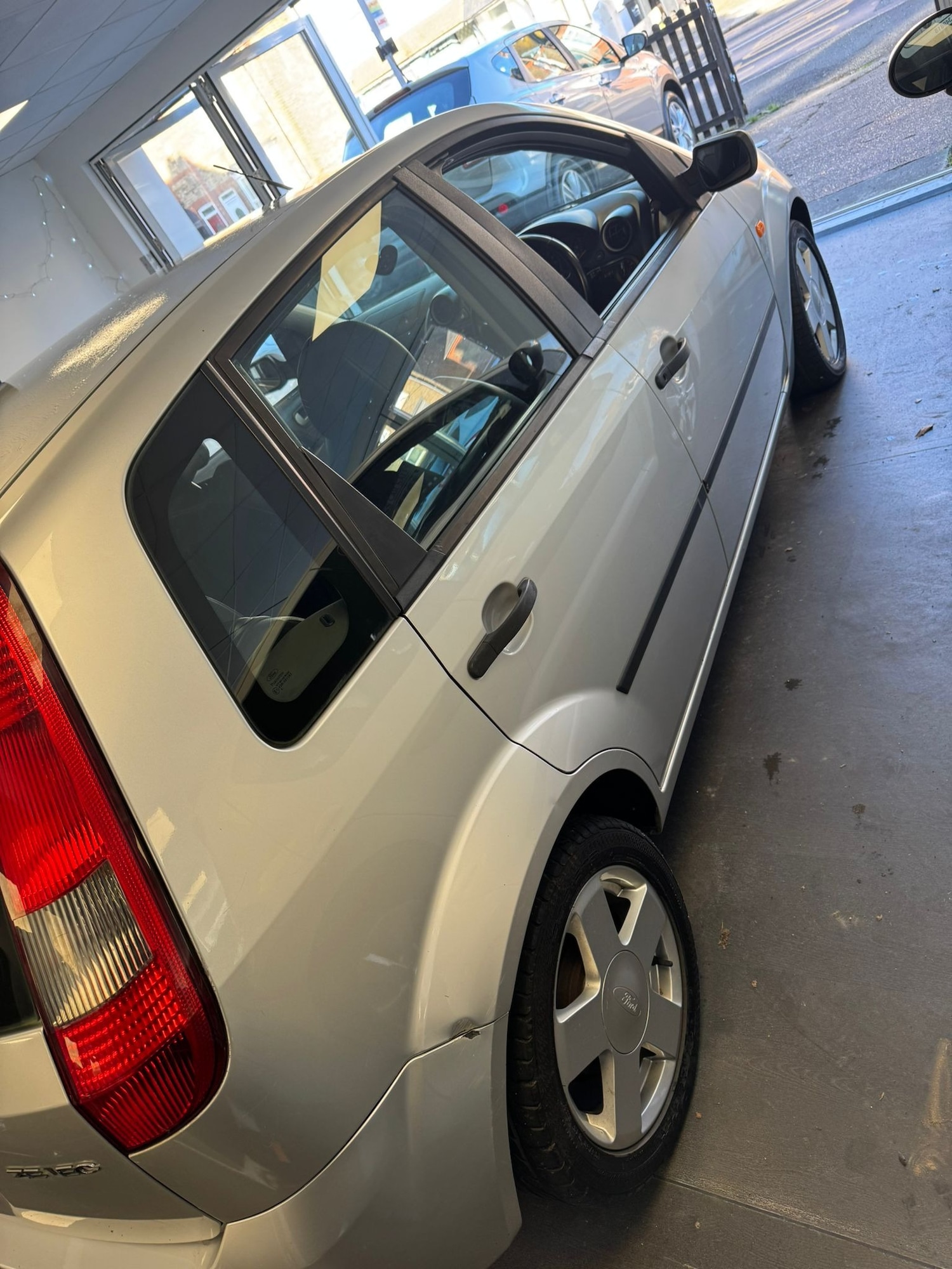 Used Ford Fiesta 2003 for sale - 76939996: Photo 6