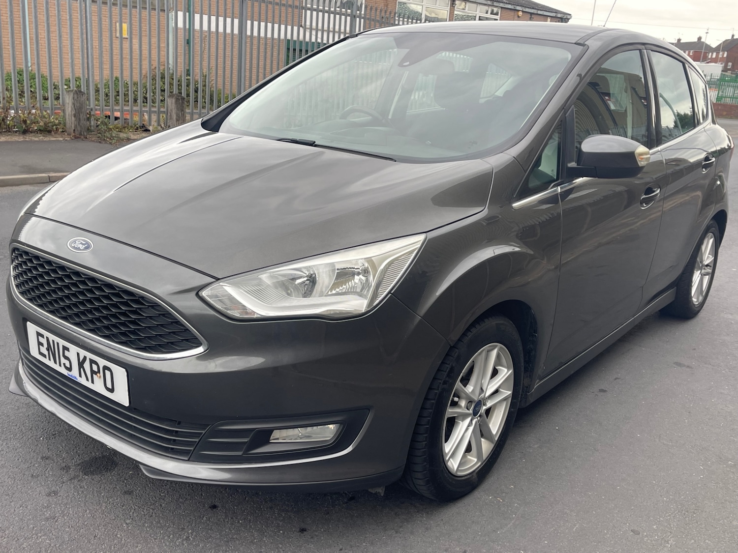 Used Ford C-Max 2015 for sale - 76082952: Photo 2
