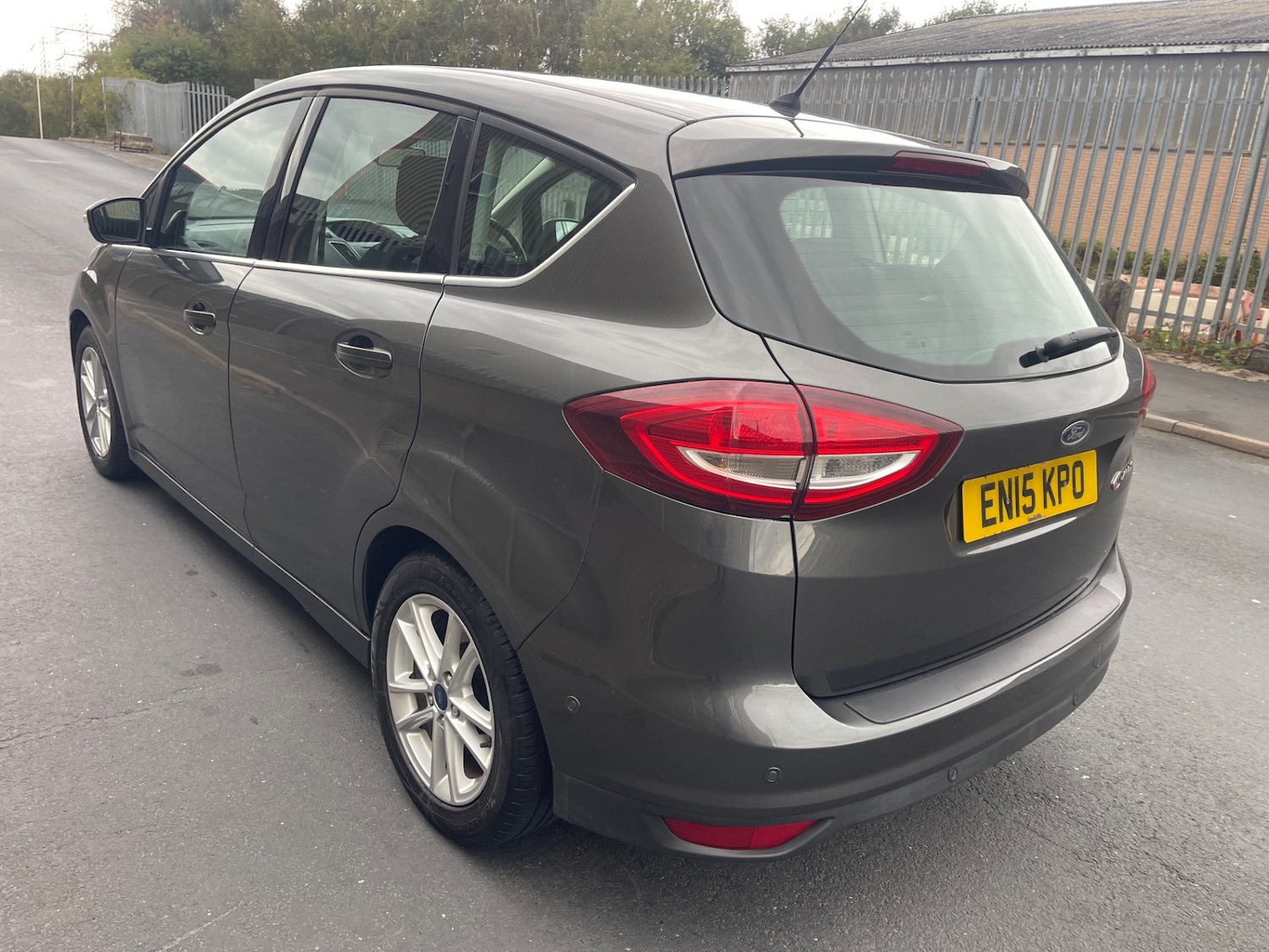 Used Ford C-Max 2015 for sale - 76082952: Photo 3