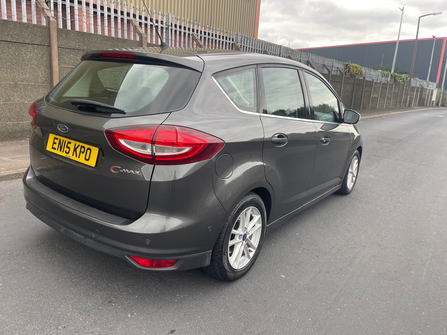 Used Ford C-Max 2015 for sale - 76082952: Photo 4
