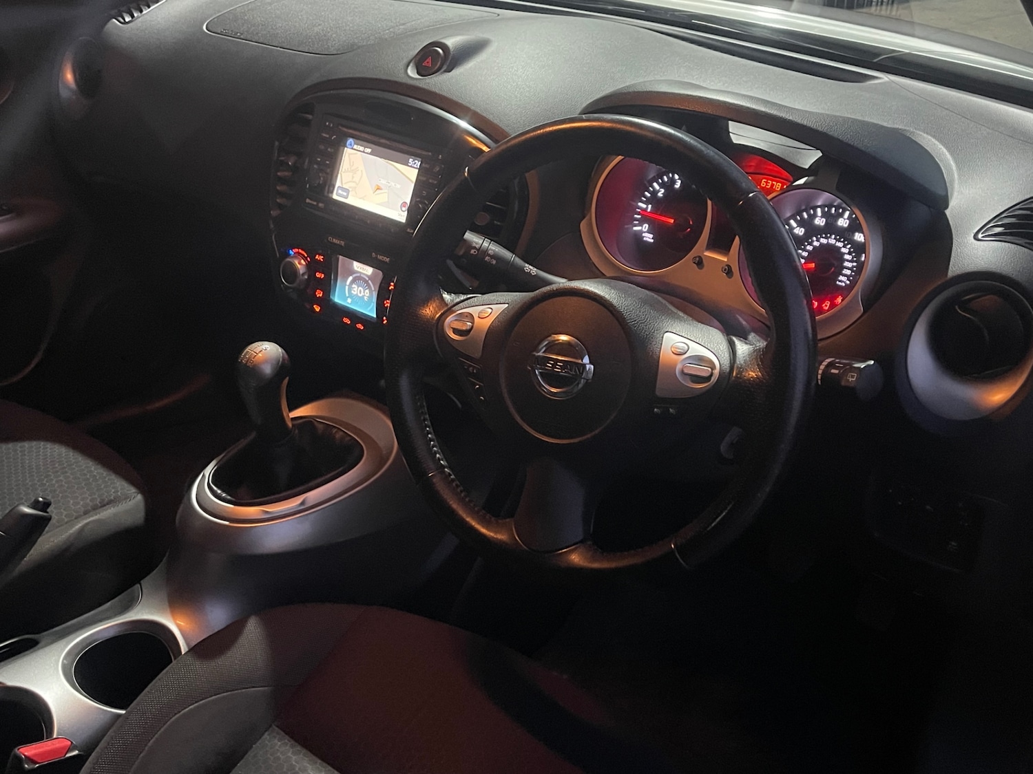 Used Nissan Juke 2011 for sale - 76697265: Photo 14