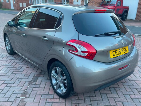 Used Peugeot 208 2015 for sale - 65655872: Photo 11