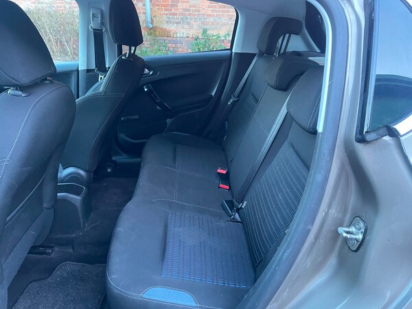 Used Peugeot 208 2015 for sale - 65655872: Photo 15