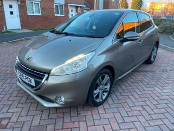 Used Peugeot 208 2015 for sale - 65655872: Photo