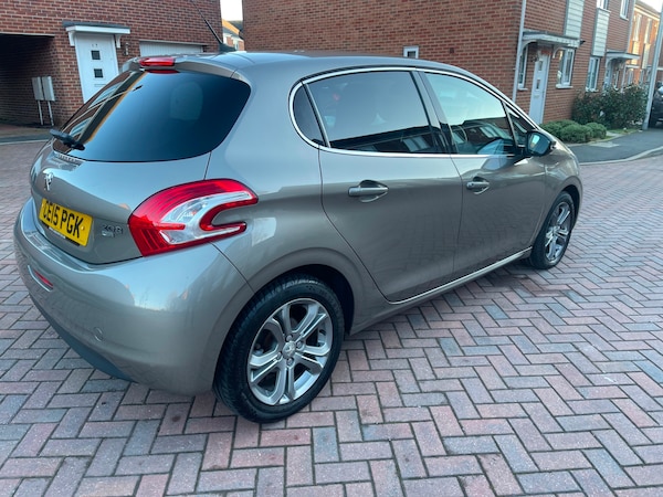 Used Peugeot 208 2015 for sale - 65655872: Photo 5