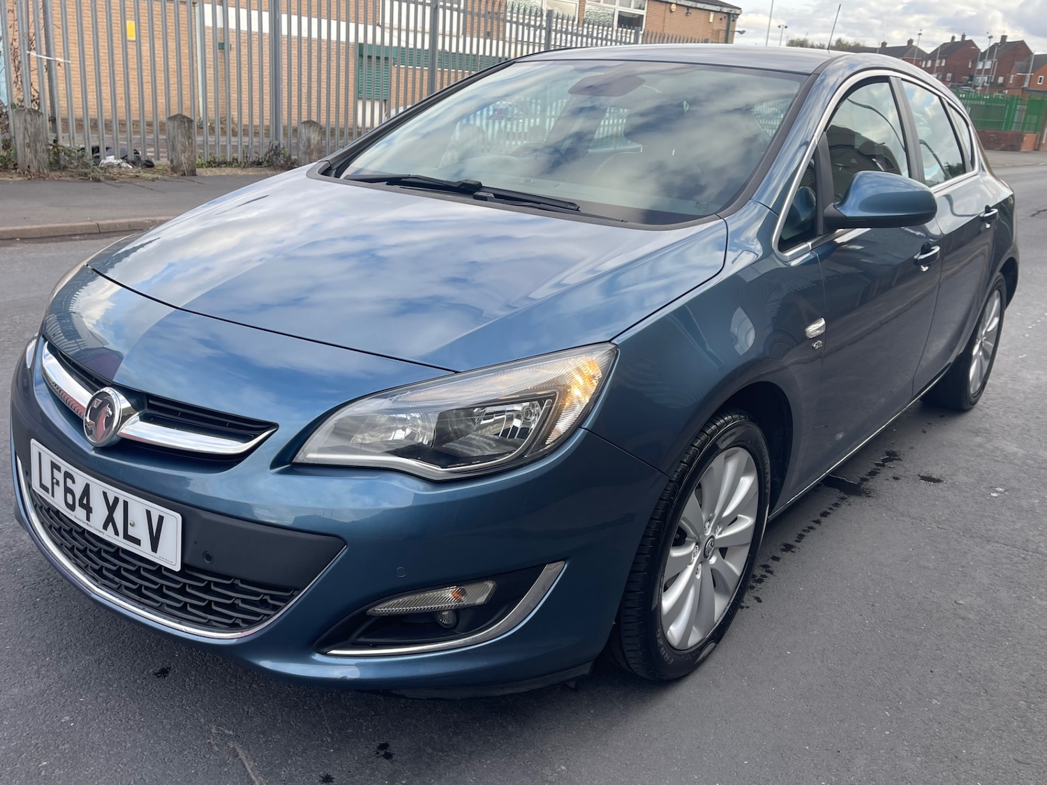 Used Vauxhall Astra 2014 for sale - 76343832: Photo 2