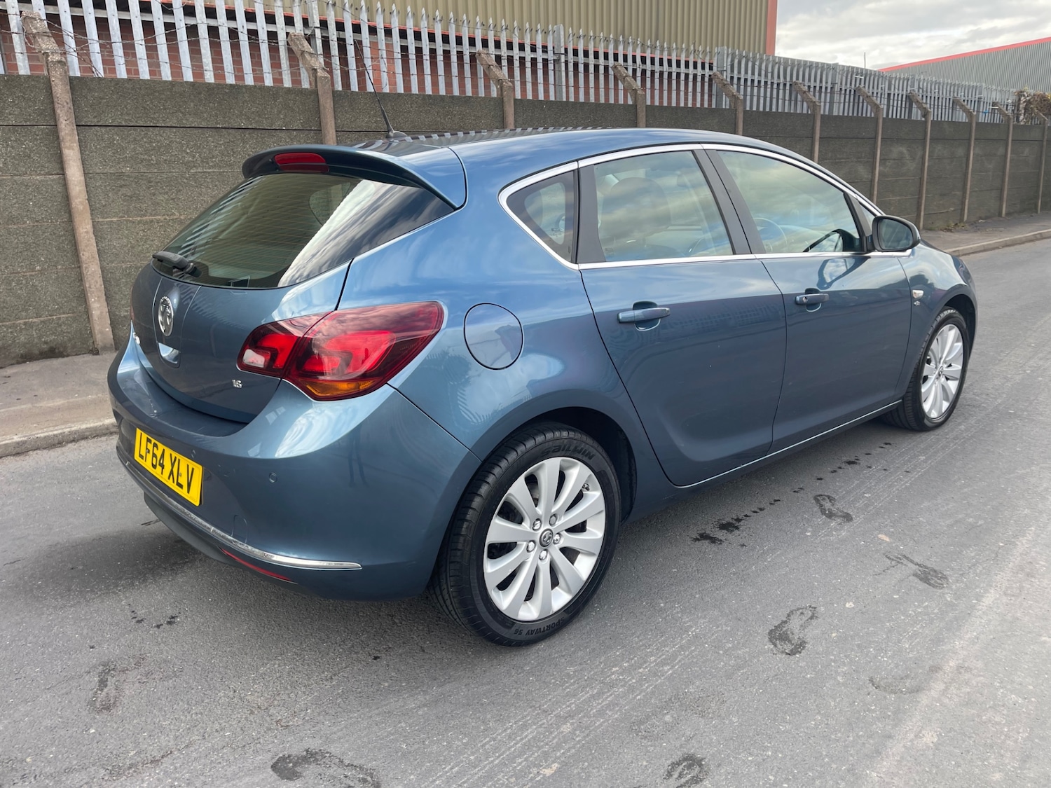 Used Vauxhall Astra 2014 for sale - 76343832: Photo 3