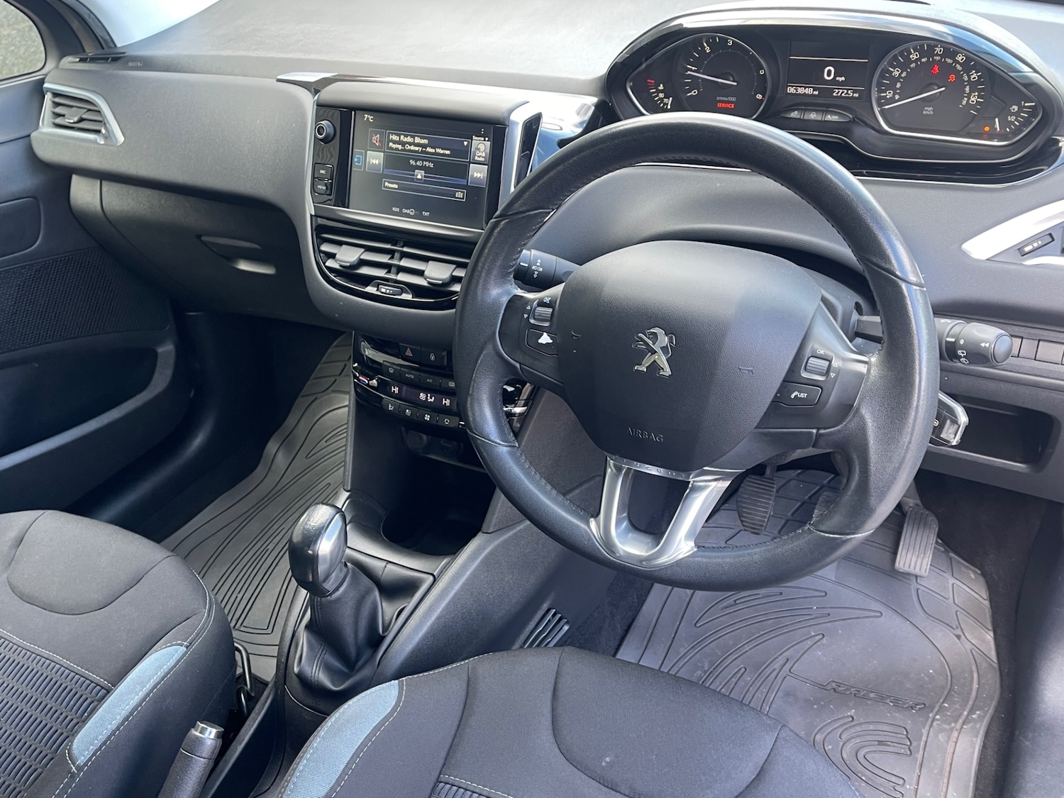 Used Peugeot 208 2015 for sale - 77311464: Photo 3