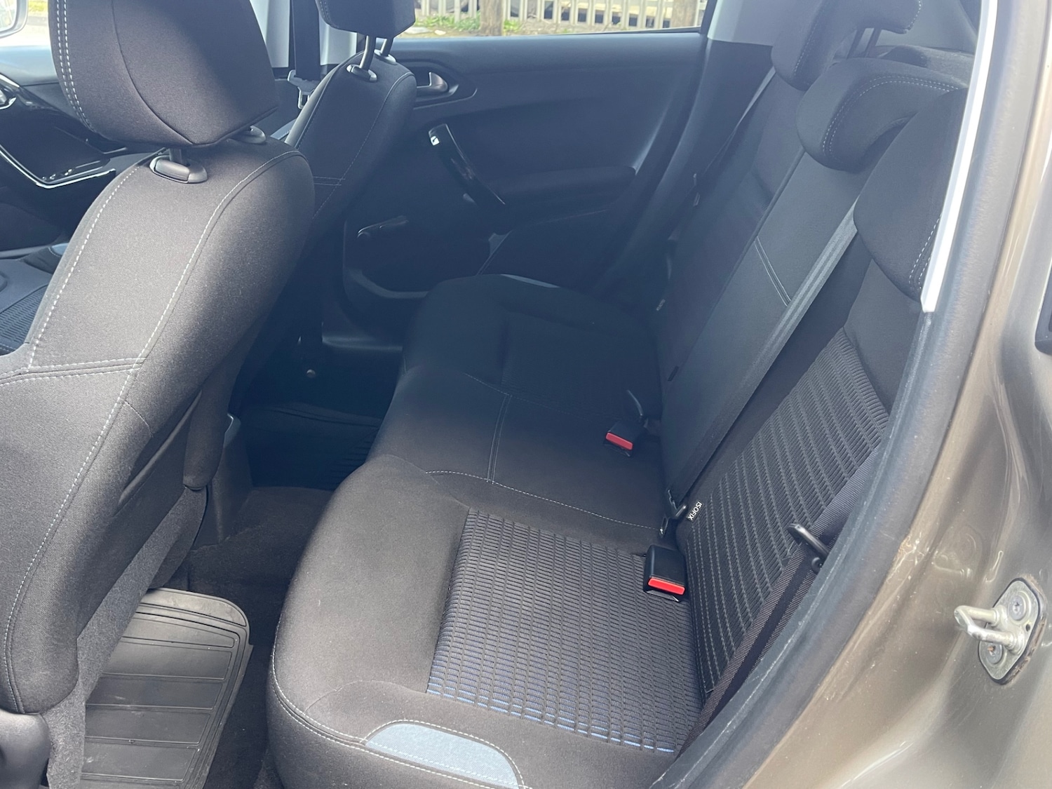 Used Peugeot 208 2015 for sale - 77311464: Photo 5