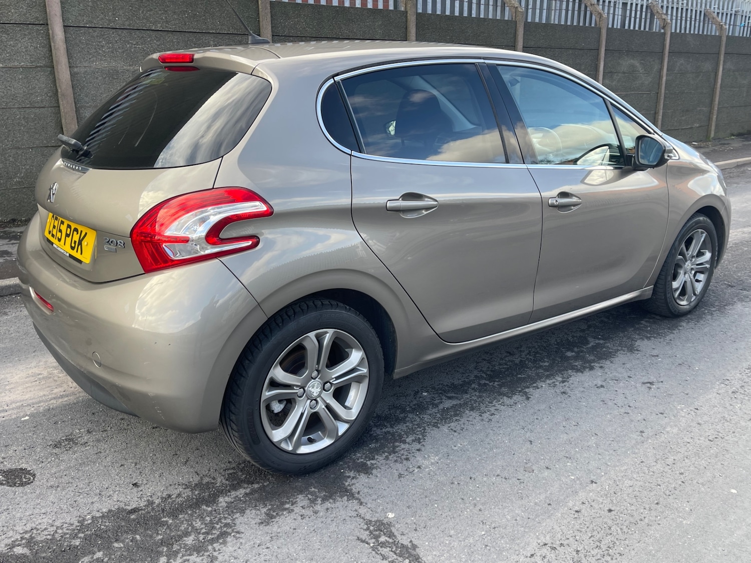 Used Peugeot 208 2015 for sale - 77311464: Photo 7