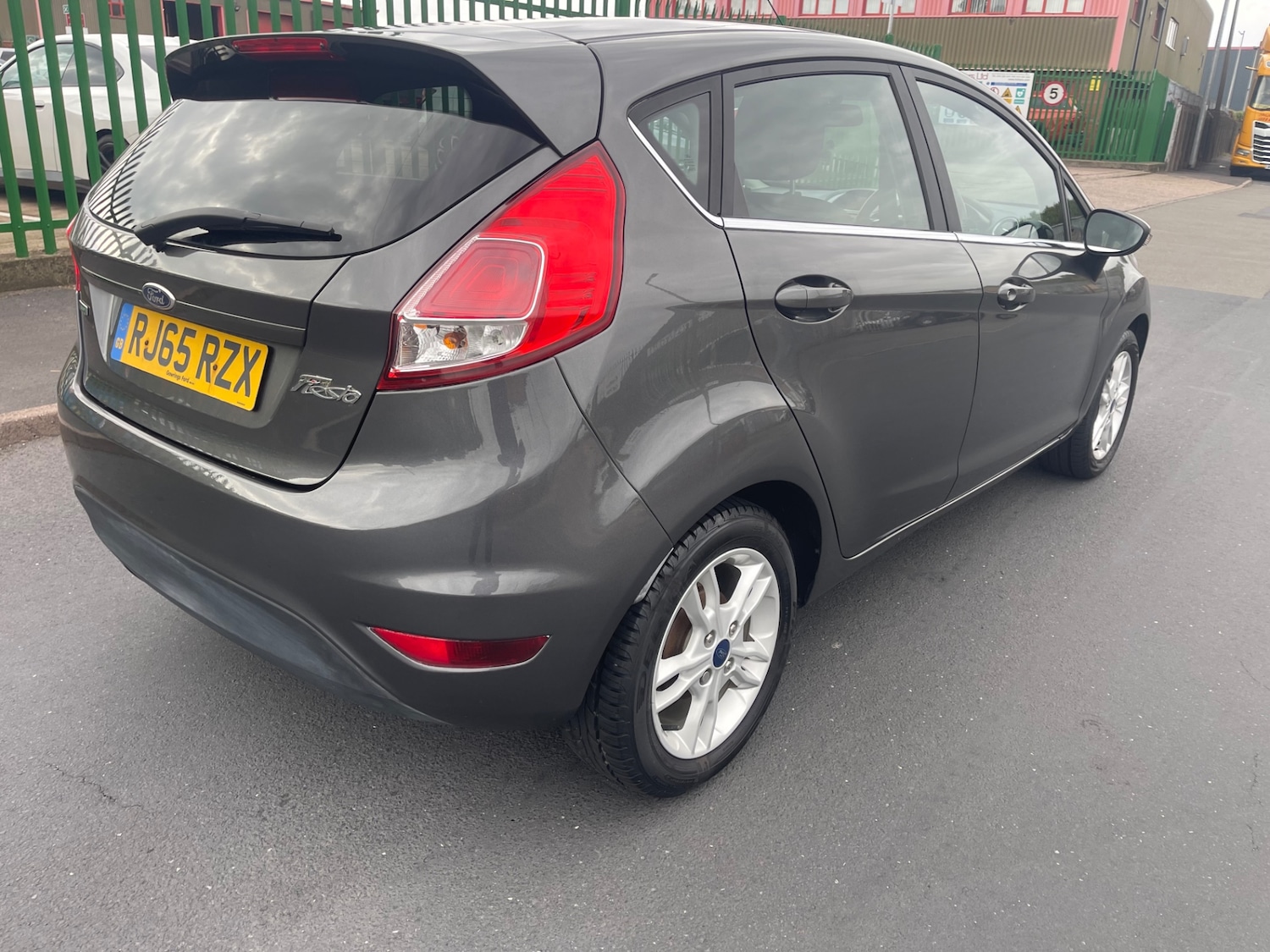 Used Ford Fiesta 2015 for sale - 76130354: Photo 11