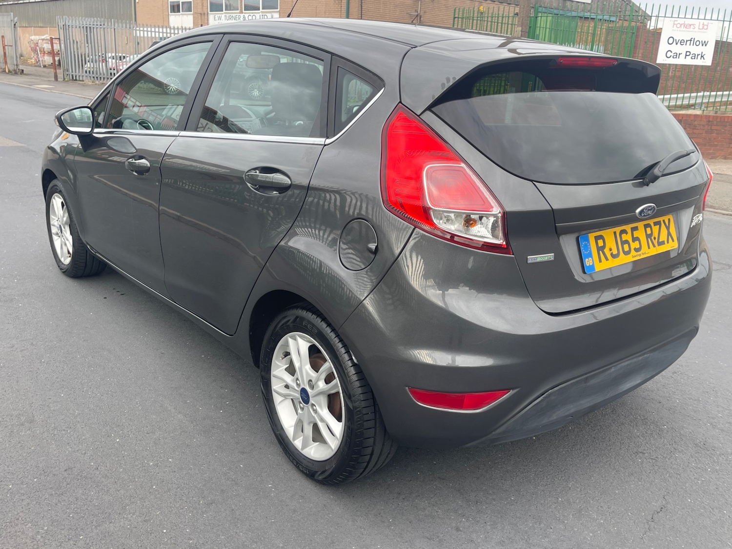 Used Ford Fiesta 2015 for sale - 76130354: Photo 2