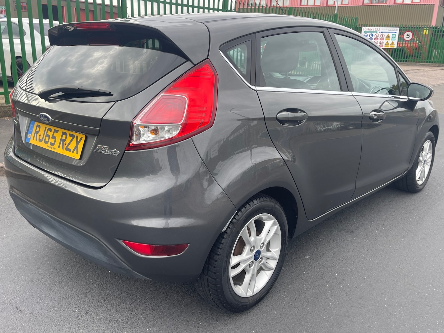 Used Ford Fiesta 2015 for sale - 76130354: Photo 3