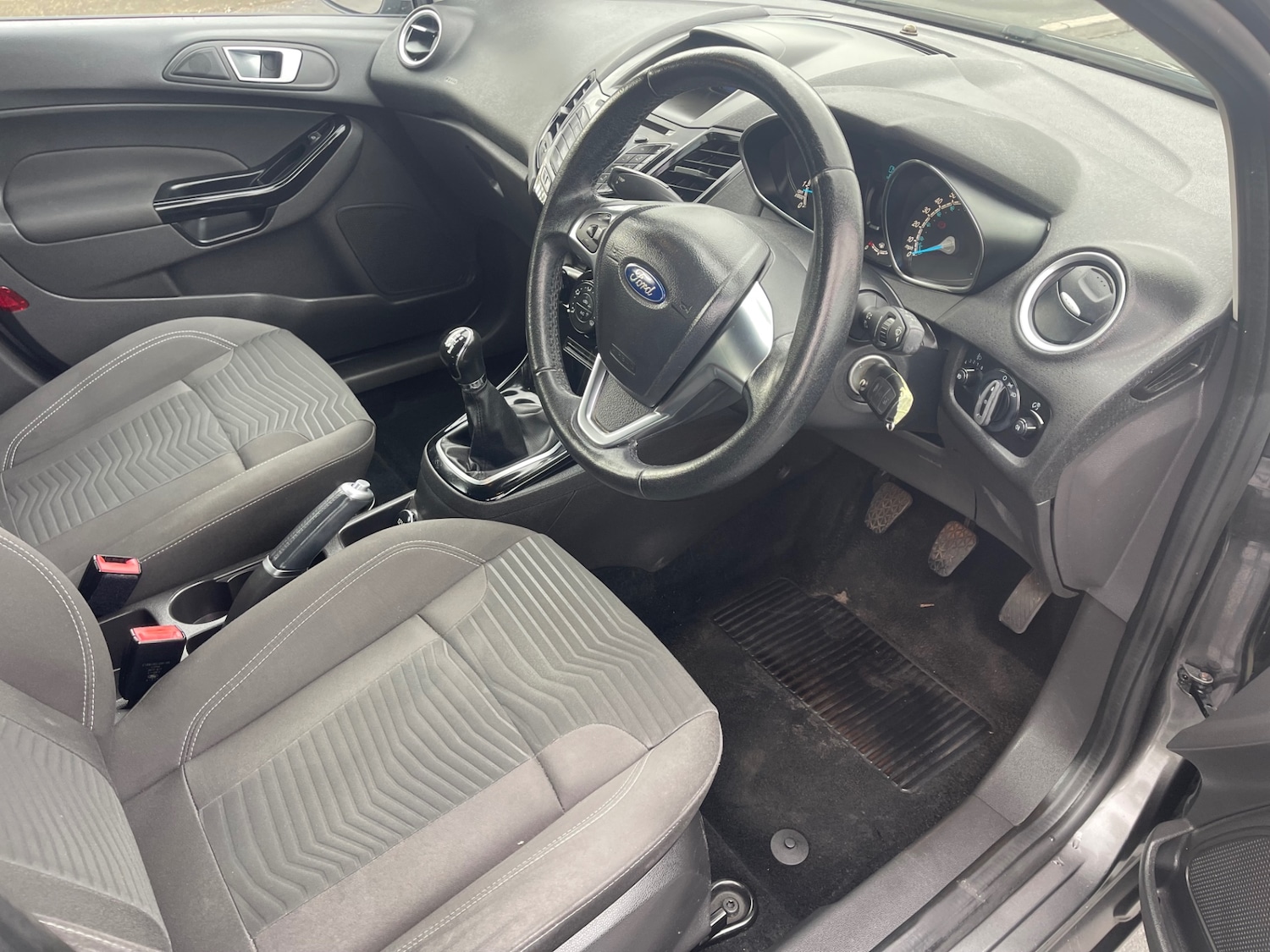 Used Ford Fiesta 2015 for sale - 76130354: Photo 4