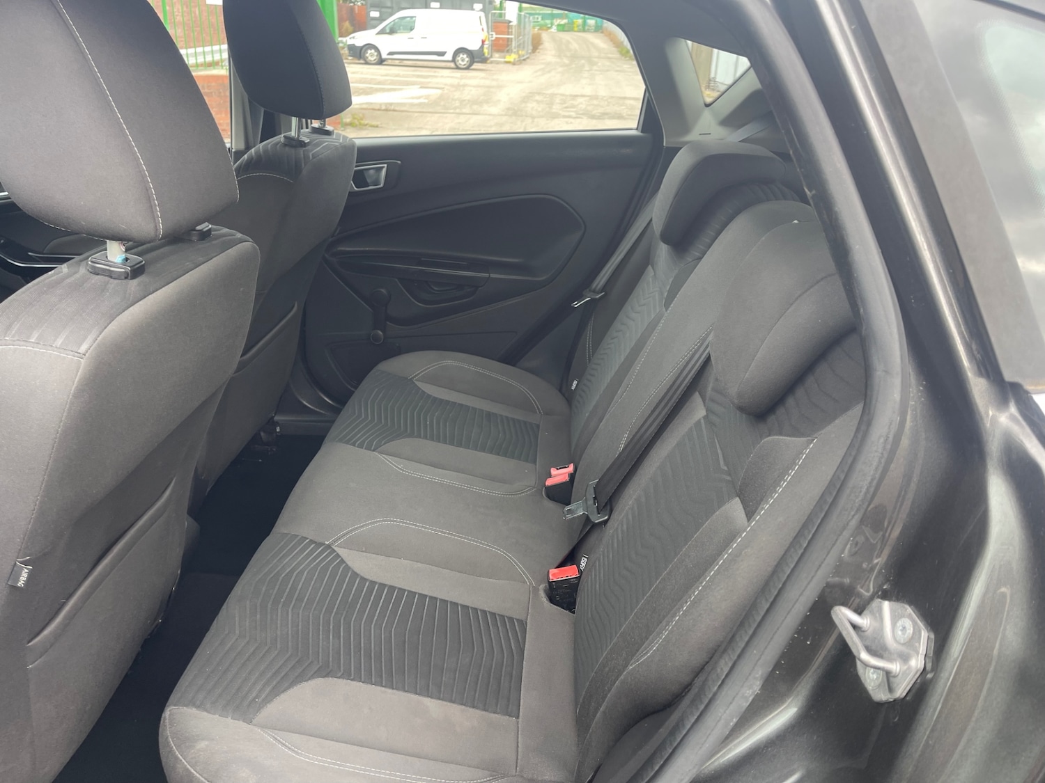 Used Ford Fiesta 2015 for sale - 76130354: Photo 7