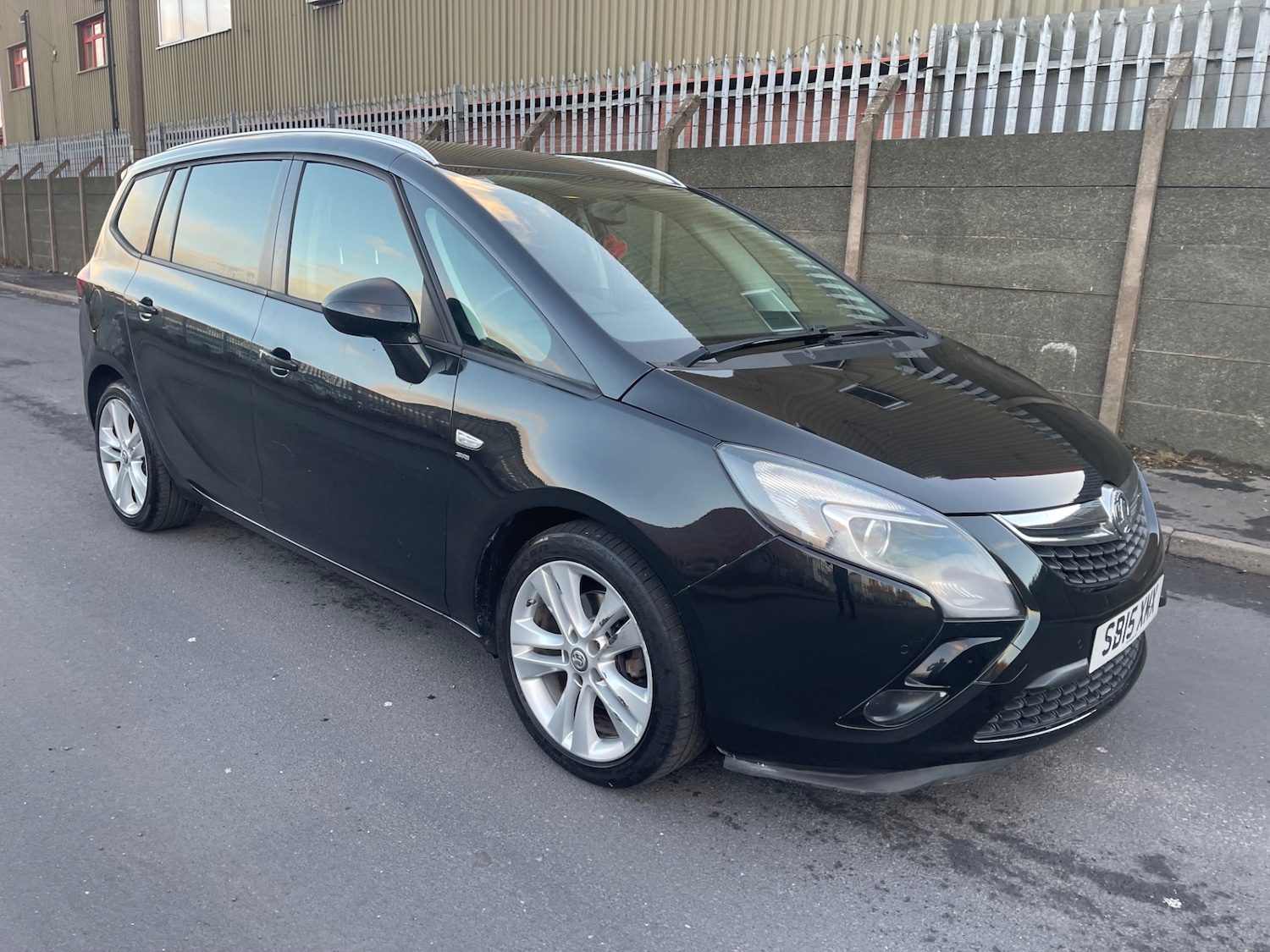 Used Vauxhall Zafira 2015 for sale - 76626775: Photo 1