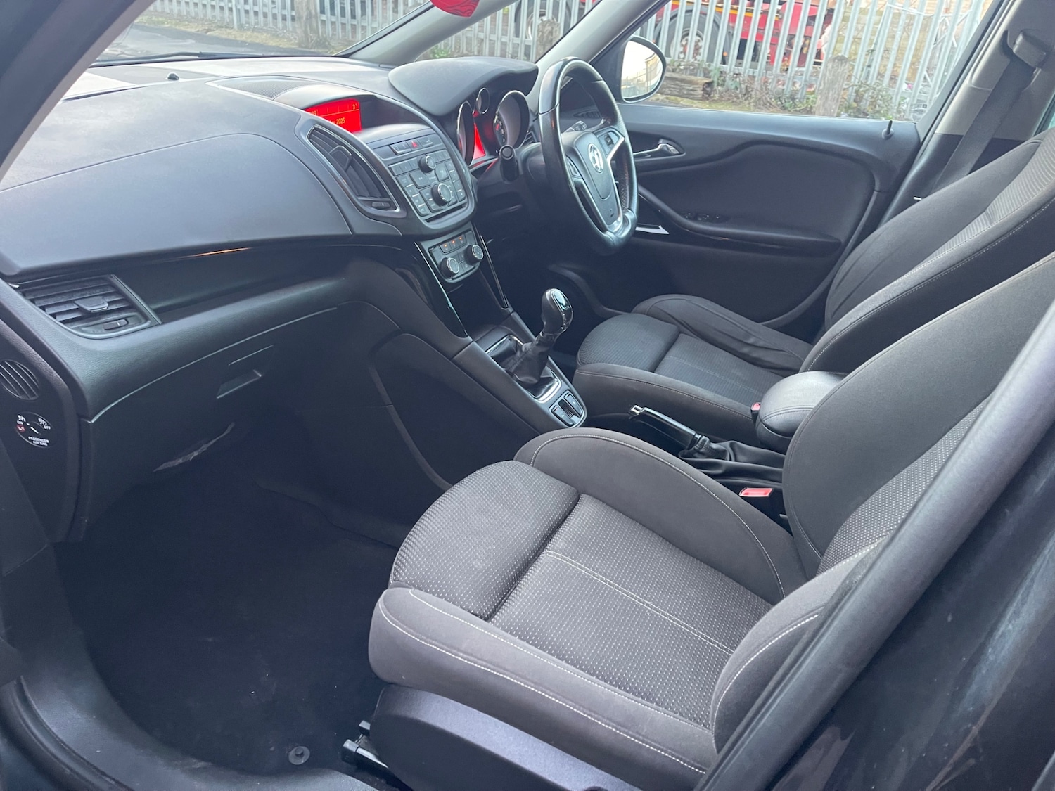 Used Vauxhall Zafira 2015 for sale - 76626775: Photo 10