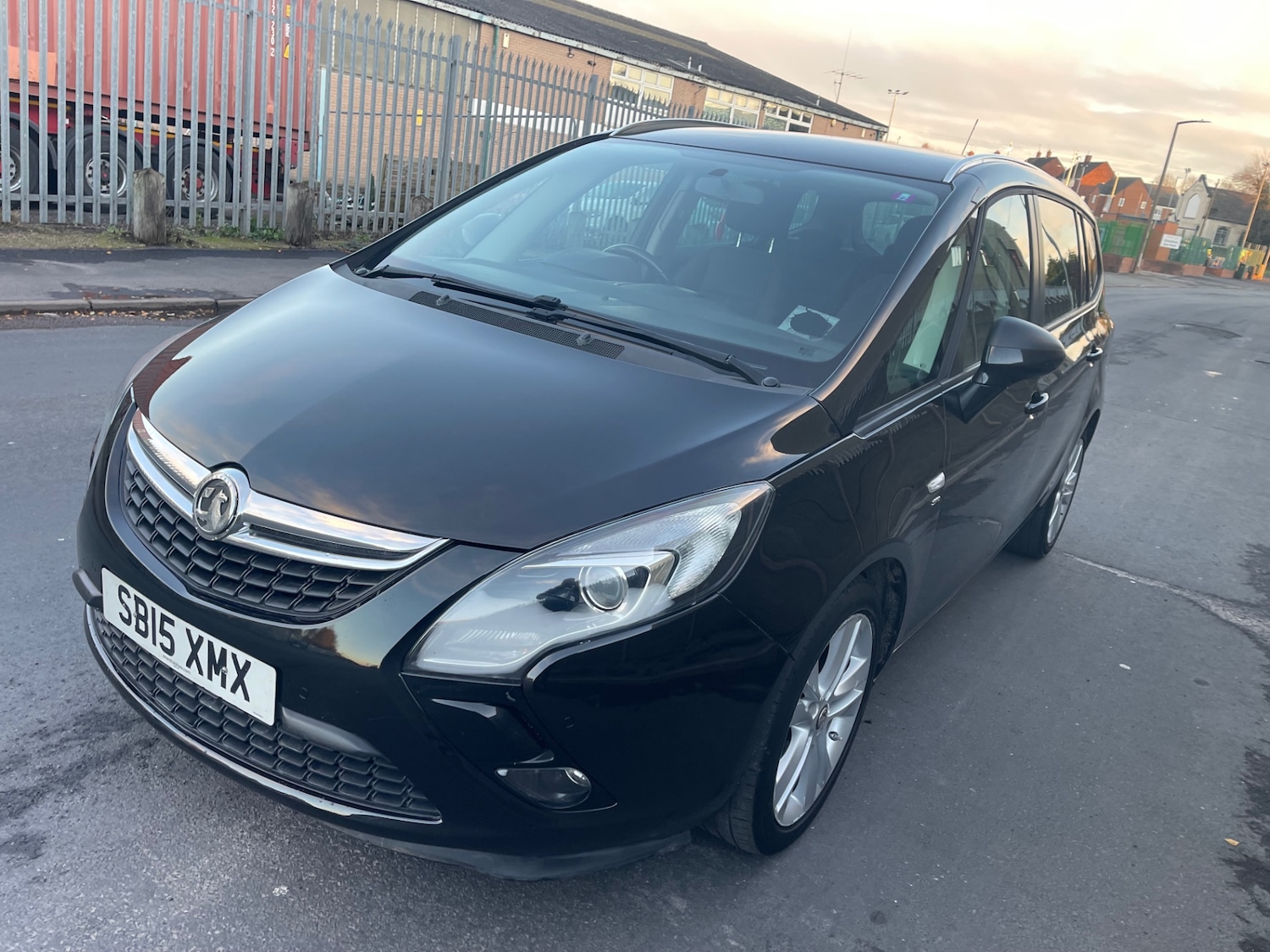 Used Vauxhall Zafira 2015 for sale - 76626775: Photo 2