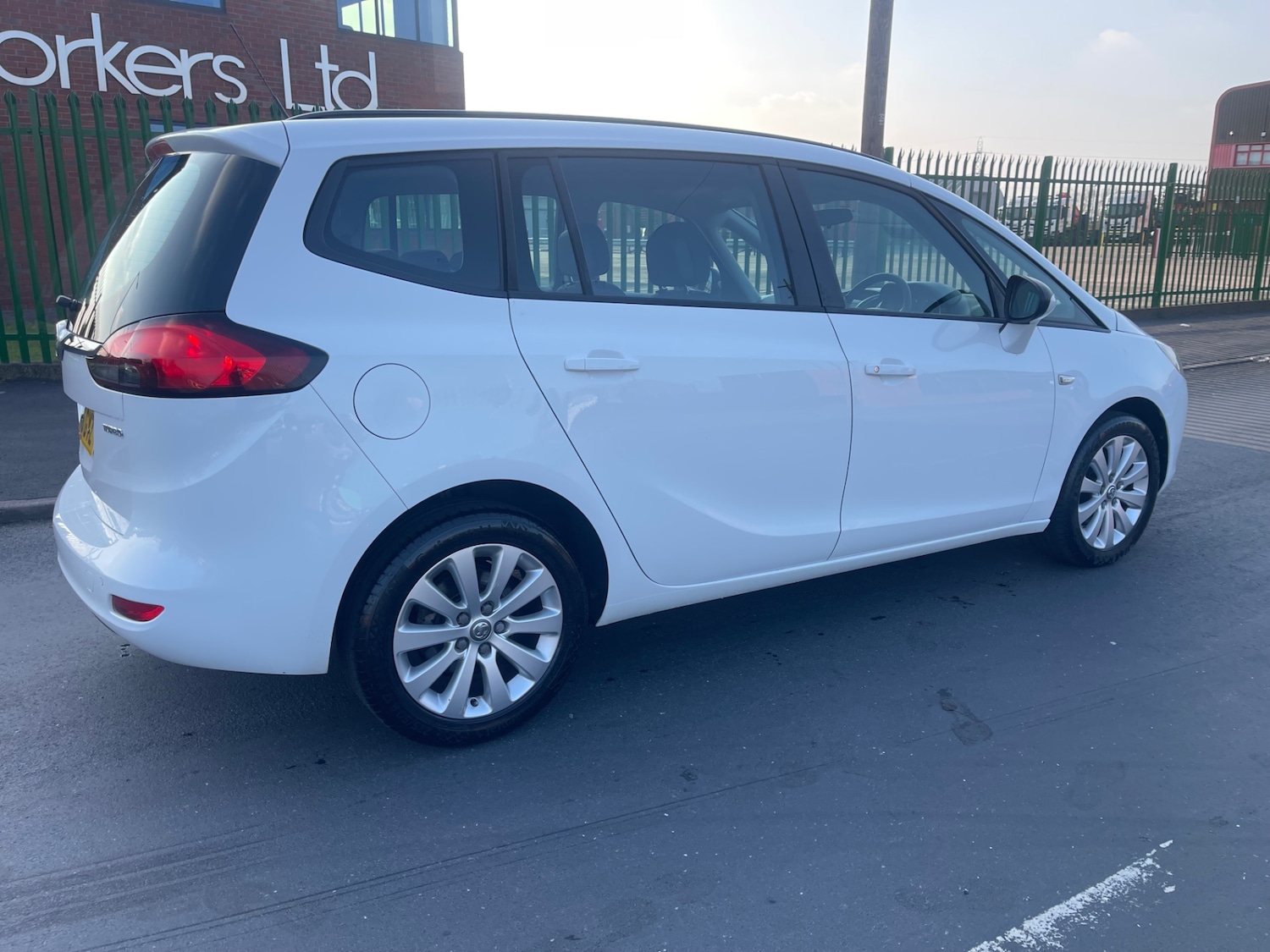 Used Vauxhall Zafira 2016 for sale - 77975697: Photo 4