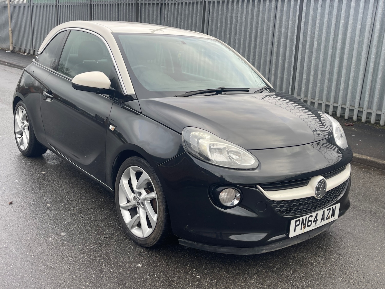 Used Vauxhall ADAM 2014 for sale - 77300661: Photo 2