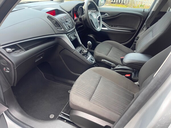 Used Vauxhall Zafira 2015 for sale - 67929736: Photo 9