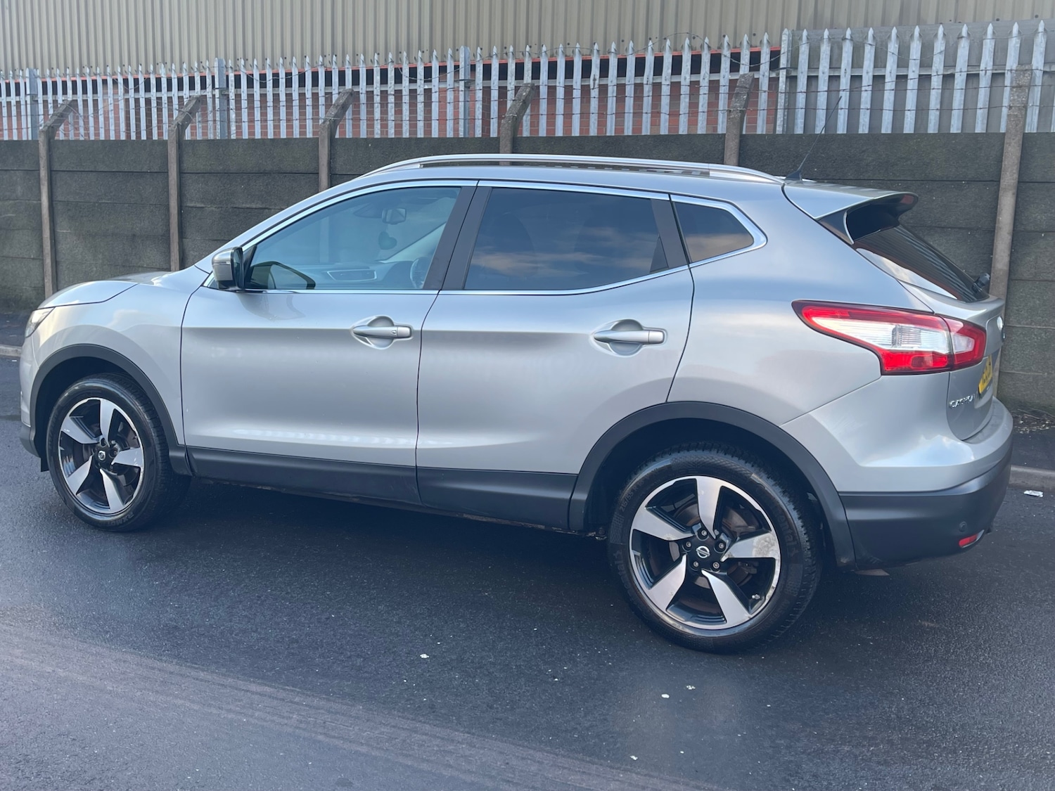 Used Nissan Qashqai 2015 for sale - 77235052: Photo 17