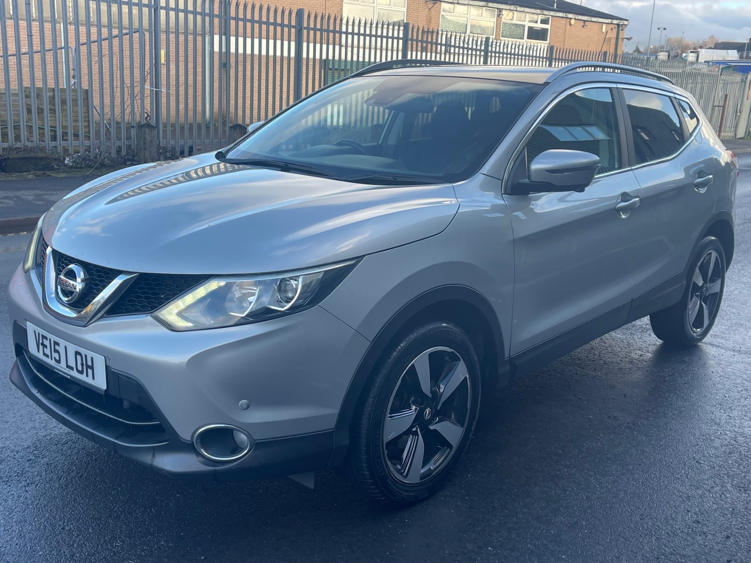 Used Nissan Qashqai 2015 for sale - 77235052: Photo 2