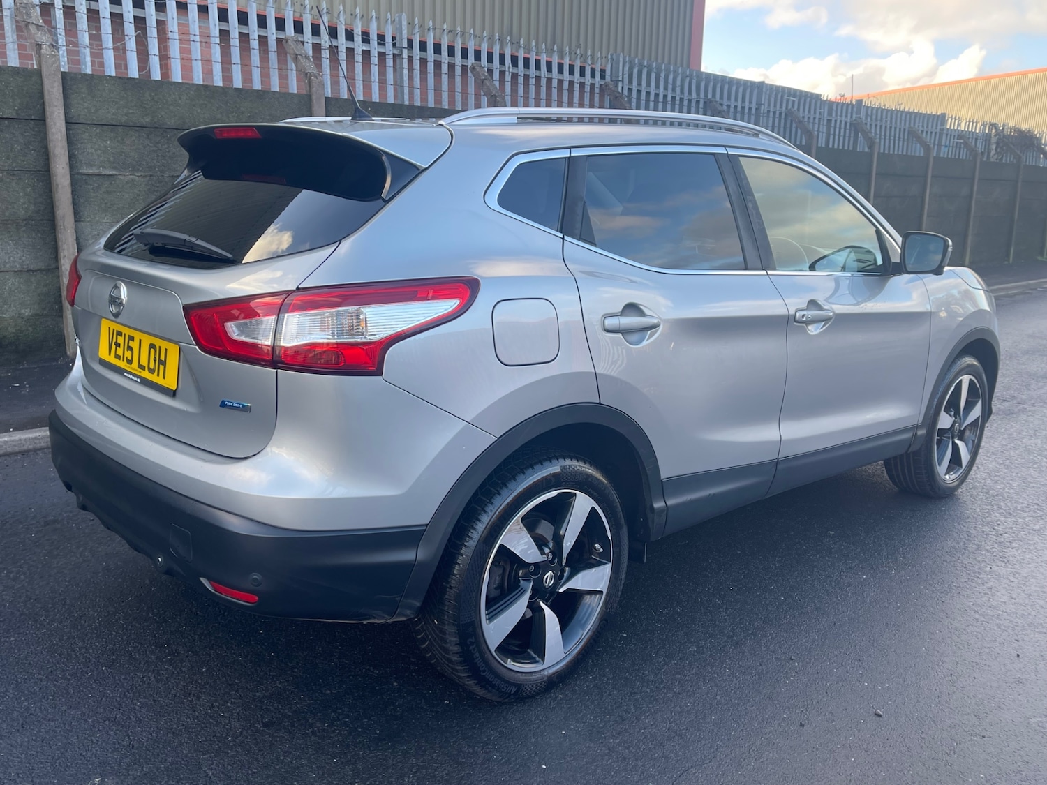 Used Nissan Qashqai 2015 for sale - 77235052: Photo 3