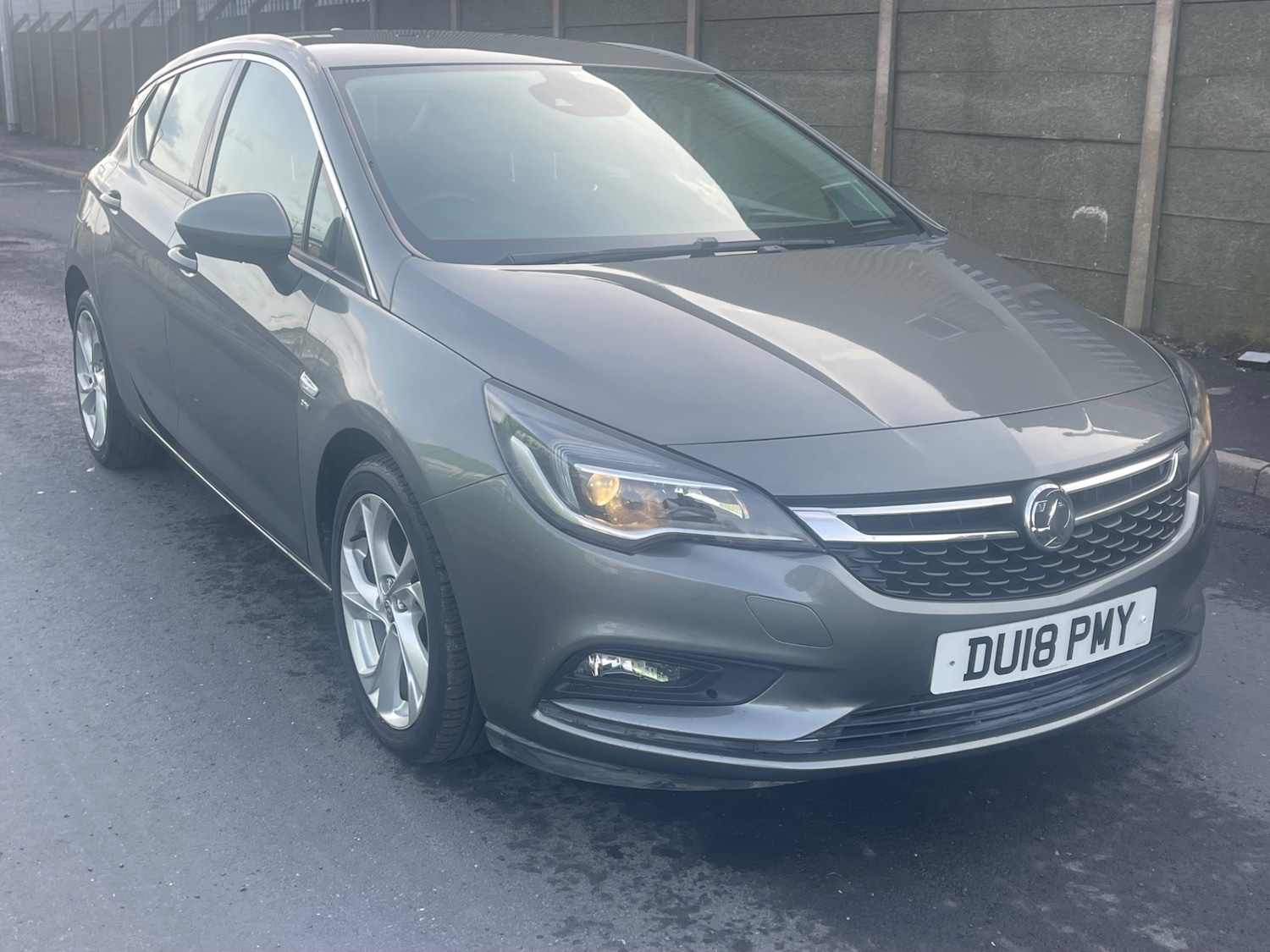 Used Vauxhall Astra 2018 for sale - 77555977: Photo 2