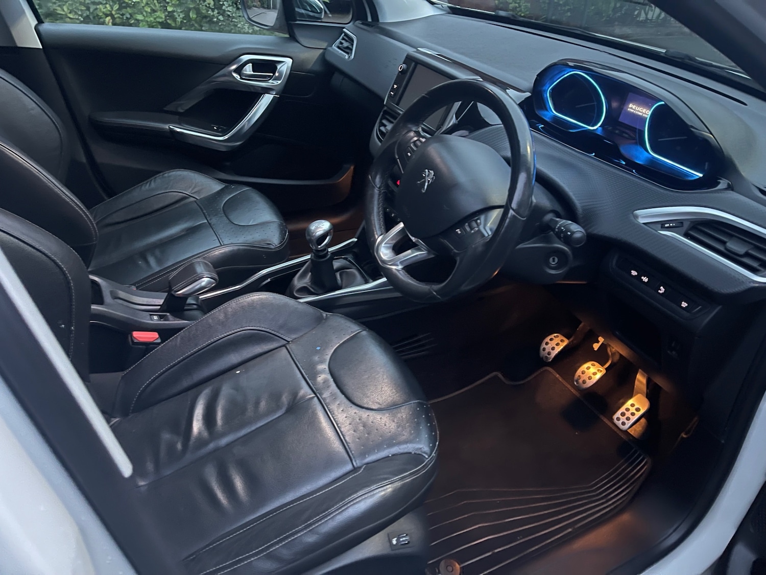 Used Peugeot 2008 2013 for sale - 76589937: Photo 8