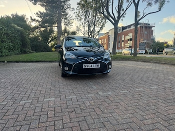 Used Toyota Yaris 2015 for sale - 75973526: Photo