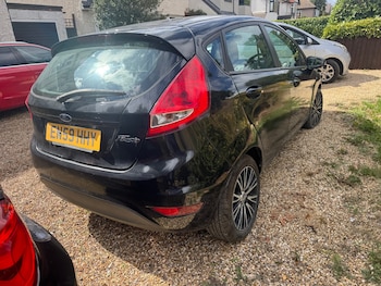 Used Ford Fiesta 2010 for sale - 75945998: Photo