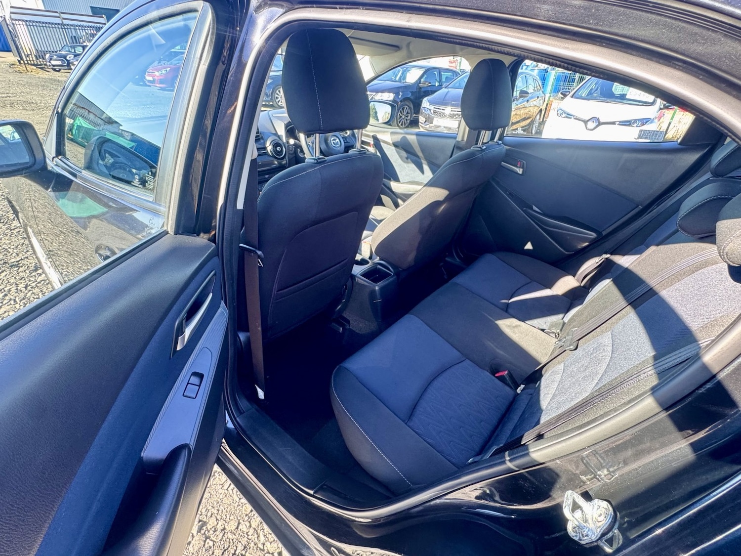 Used Mazda Mazda2 2015 for sale - 78025793: Photo 15