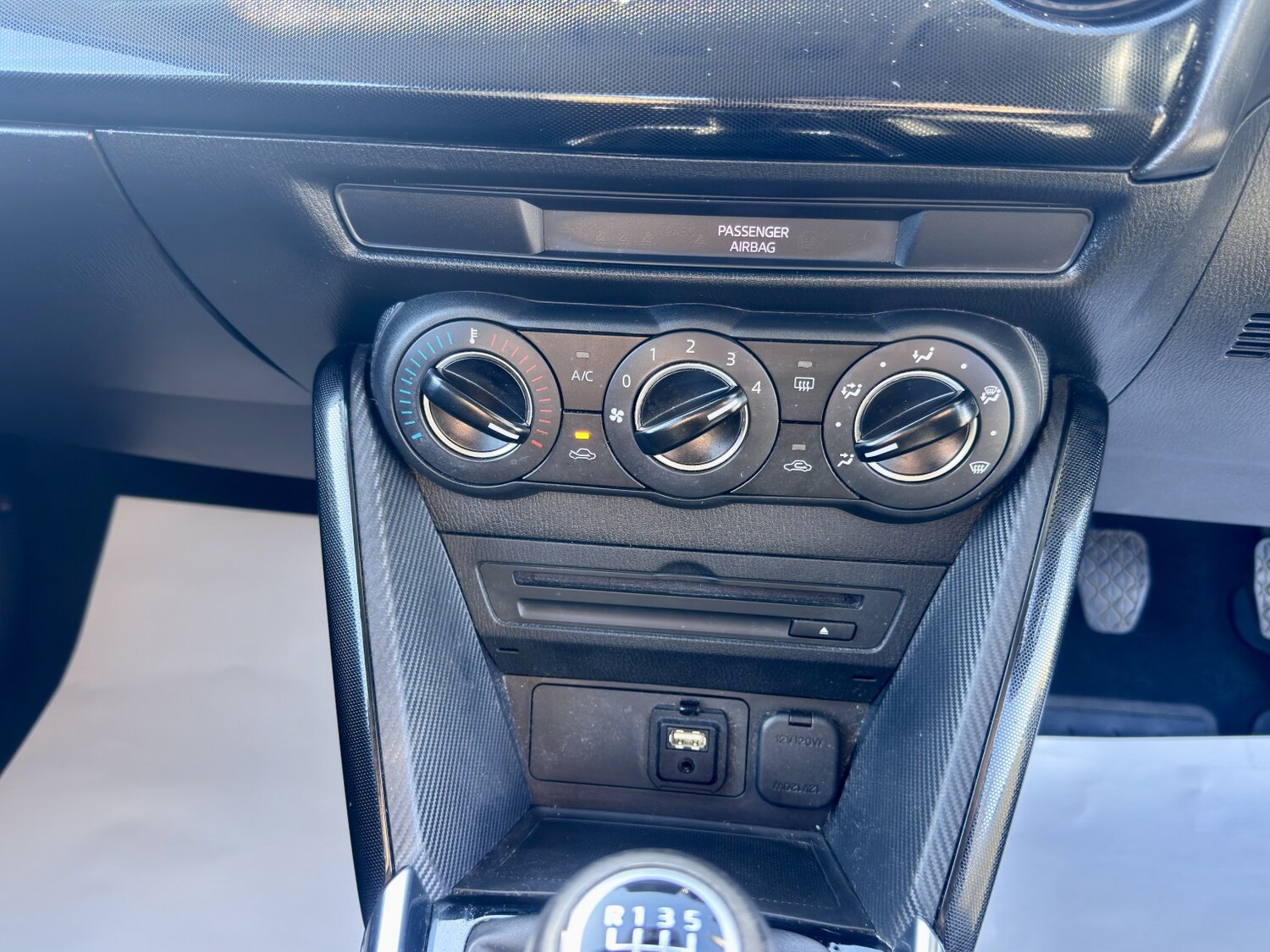 Used Mazda Mazda2 2015 for sale - 77792871: Photo 25