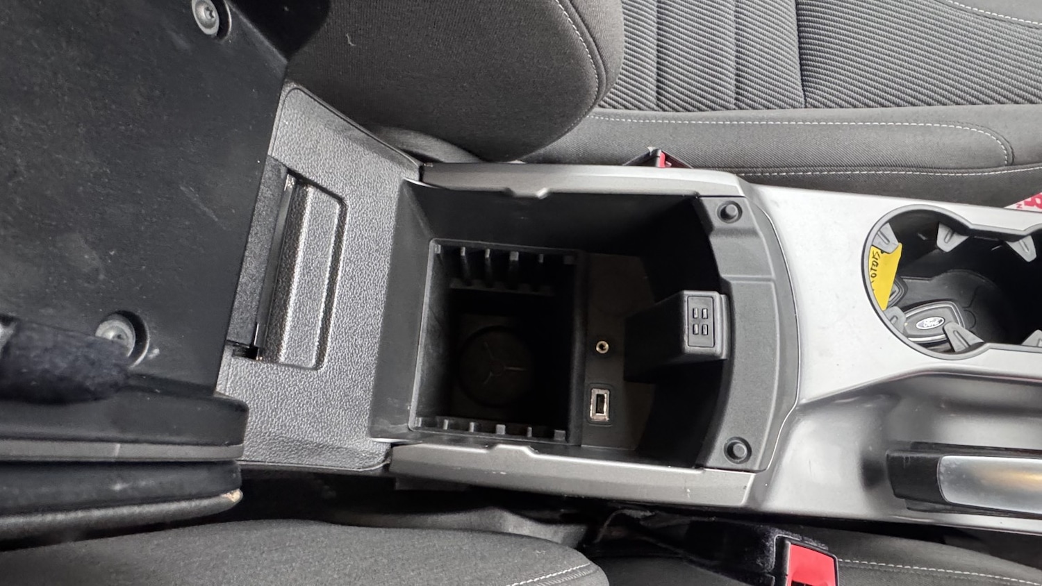 Used Ford Kuga 2014 for sale - 77478068: Photo 27