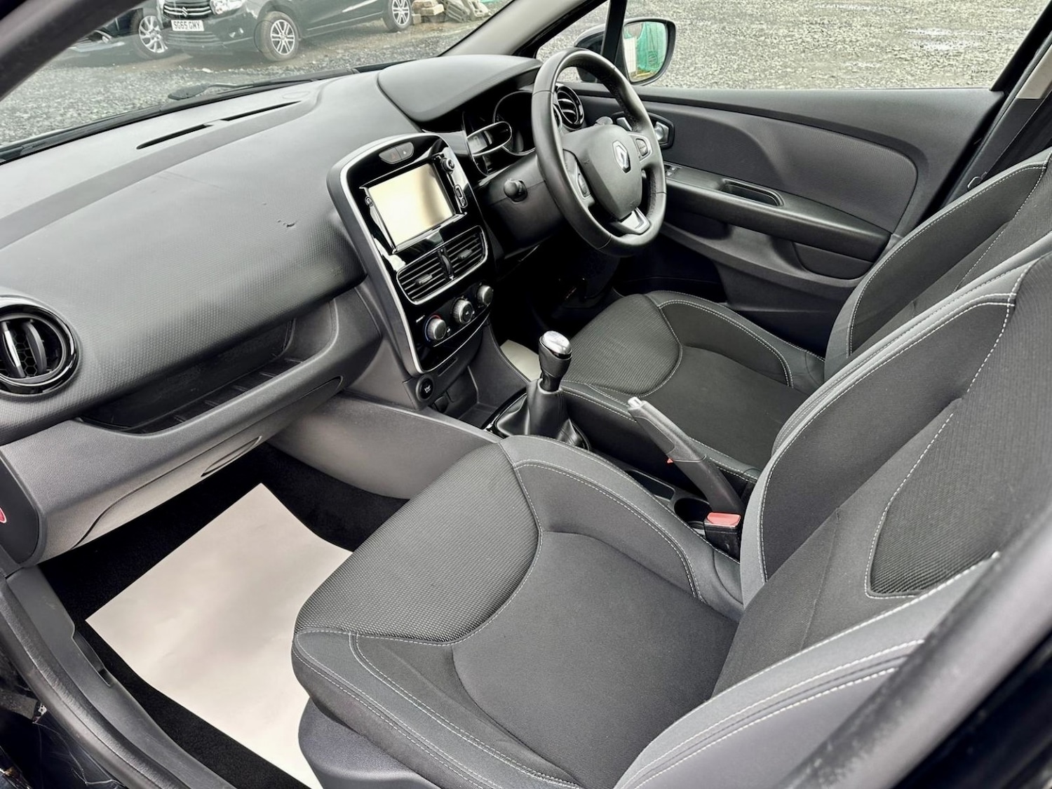 Used Renault Clio 2018 for sale - 77945712: Photo 12