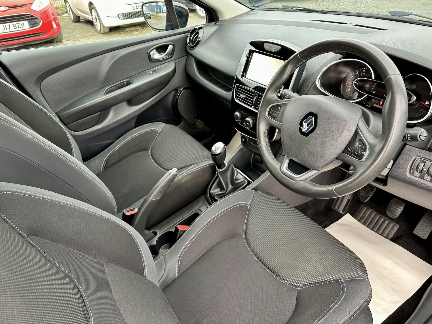 Used Renault Clio 2018 for sale - 77945712: Photo 17